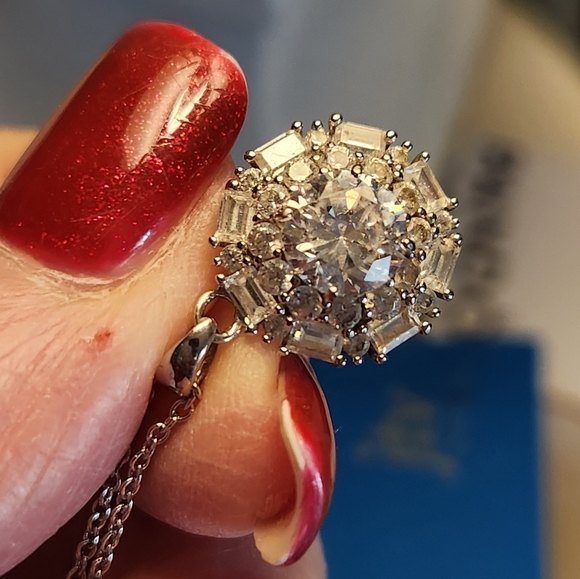 Bella Luce means Beautiful Light in Italian.. Vintage nspired necklace - Picture 8 of 8